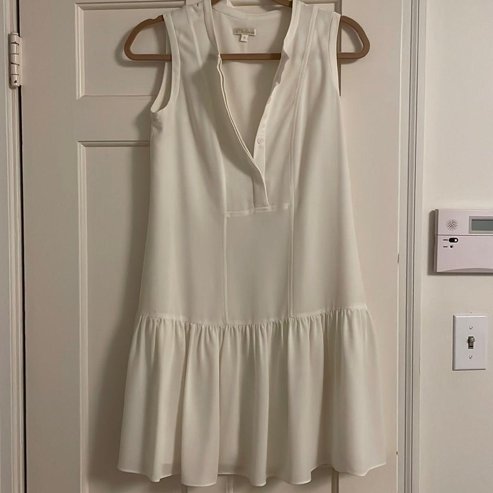 Shoshanna size 0 white dress with flouncy skirt hem